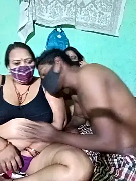 Pertunjukan Kamera Web LoveOnStream