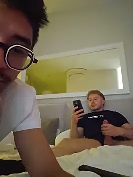 Lokomo32's Live XXX Chat