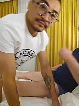 Lokomo32 Webcam show