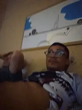 Lokomo32 Webcam show
