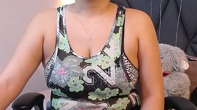 Živý XXX chat IndraKaur_