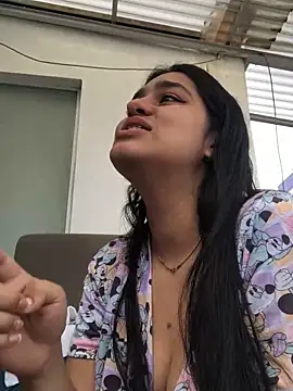 crystaldarliing's Live XXX Chat
