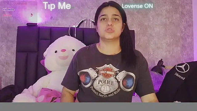 crystaldarliing's Live XXX Chat