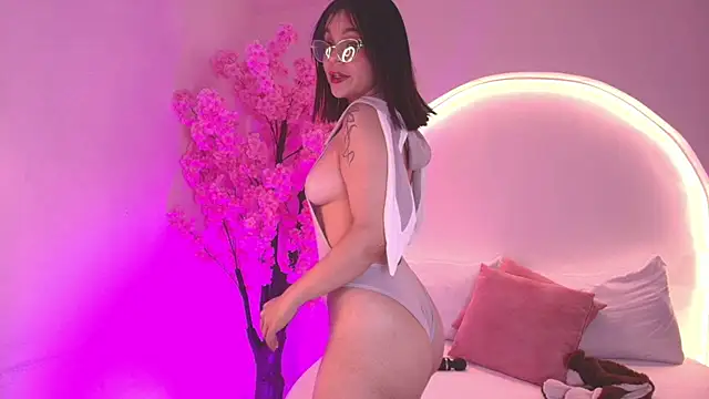 Clara_Luu 라이브 XXX 채팅
