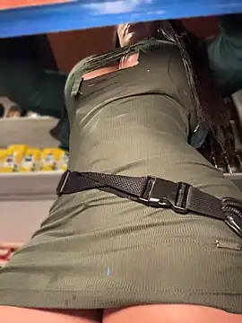 חדר צ'אט בשידור חי של AlanaRouss