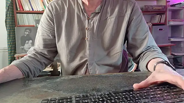 yvanbonar Show in webcam