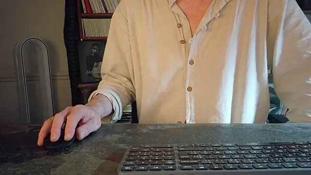 yvanbonar Show in webcam