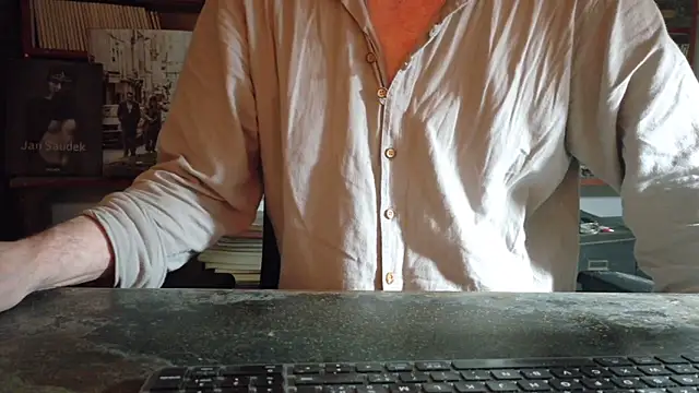 yvanbonar Show in webcam