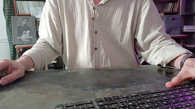 yvanbonar Show in webcam