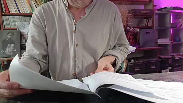 Show modela yvanbonar na web-kameri