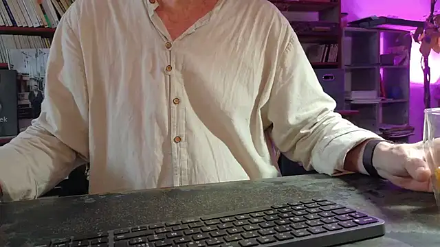 Show modela yvanbonar na web-kameri