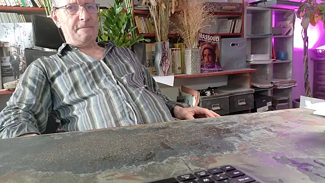 Pertunjukan Kamera Web yvanbonar