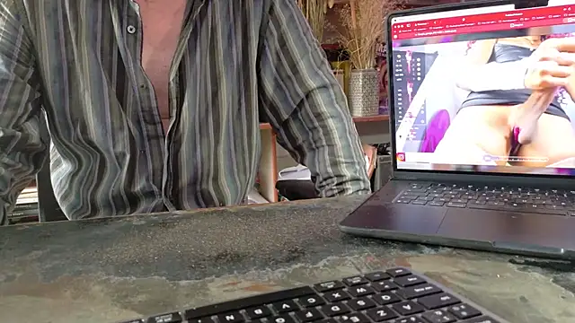 yvanbonar Show in webcam