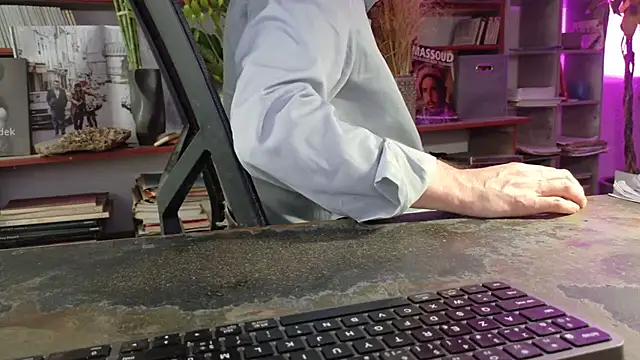 yvanbonar Show in webcam