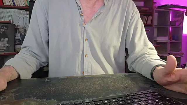 Show modela yvanbonar na web-kameri