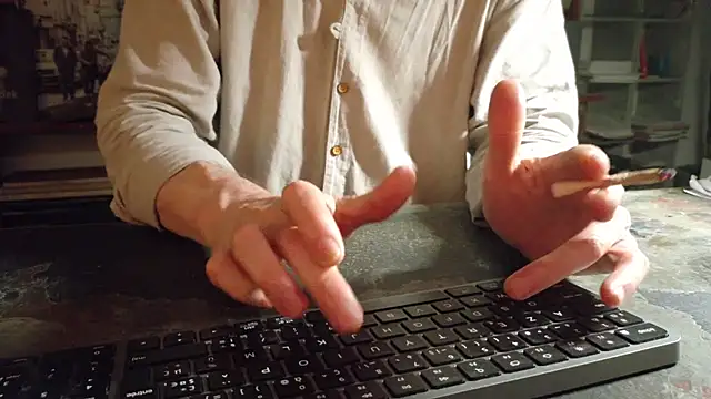 Show modela yvanbonar na web-kameri