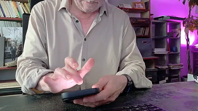 yvanbonar Show in webcam