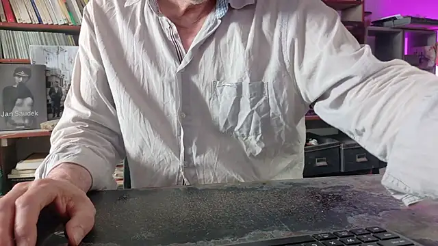 yvanbonar Show in webcam