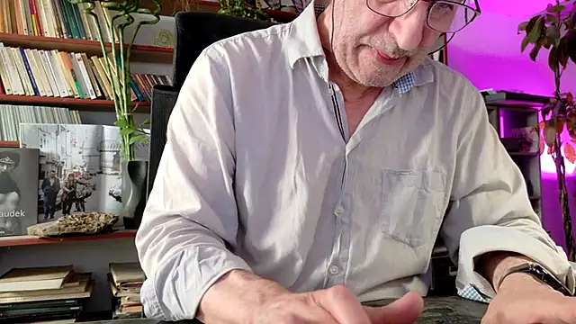 yvanbonar Show in webcam