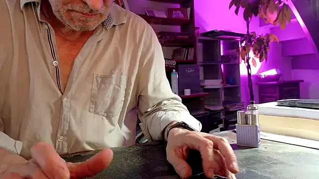 yvanbonar Show in webcam