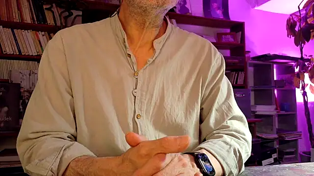 yvanbonar: διαδικτυακό σόου στην κάμερα