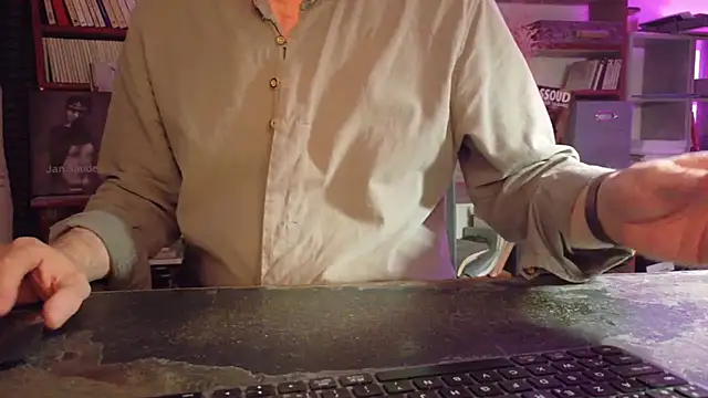 yvanbonar Show in webcam