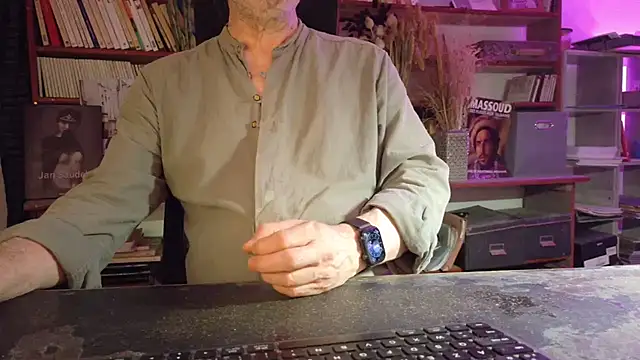 Show modela yvanbonar na web-kameri