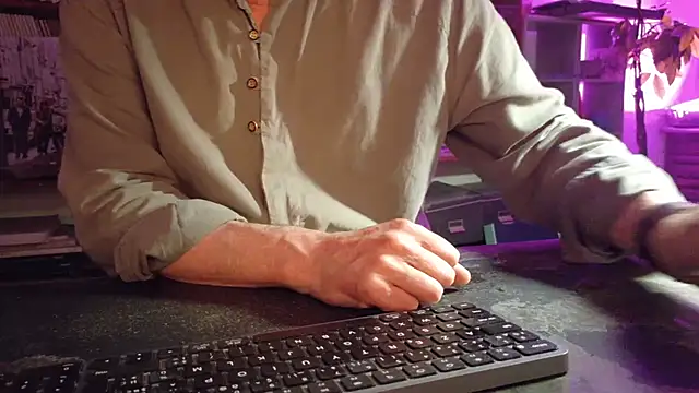 yvanbonar's Webcam Show