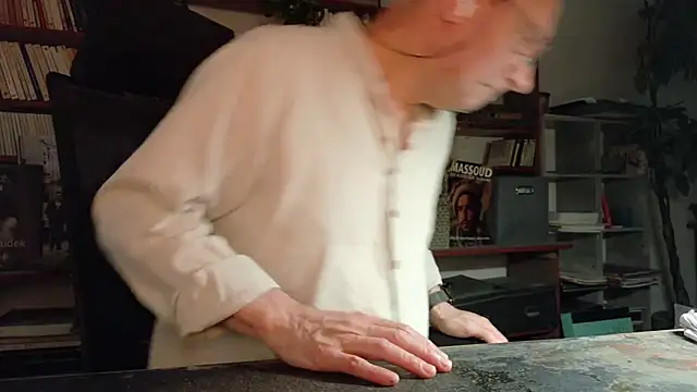 yvanbonar Show in webcam