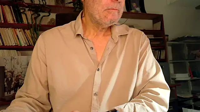 Show modela yvanbonar na web-kameri