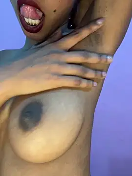 Small_Titss' Webcam Show