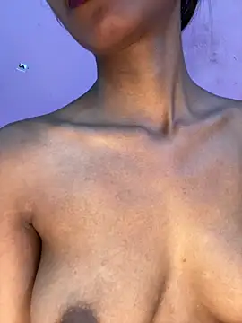 عرض كام Small_Titss