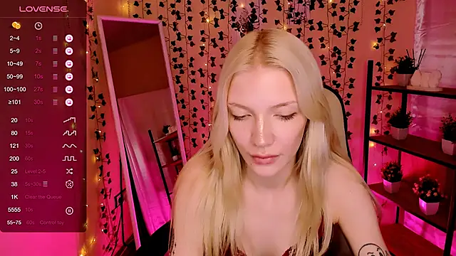 AnyaTaylor_: вебкам-шоу