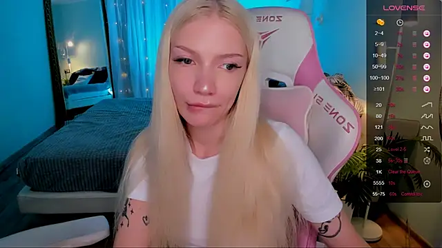 AnyaTaylor_ Chat XXX in diretta
