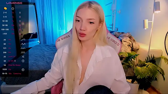 AnyaTaylor_ Chat XXX in diretta