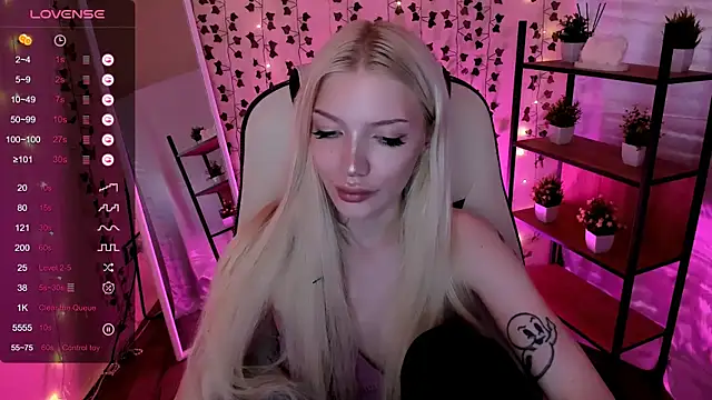 Chat XXX en directo de AnyaTaylor_