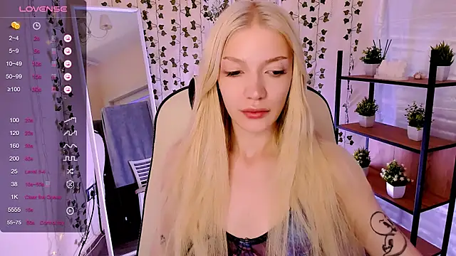 AnyaTaylor_ Chat XXX in diretta