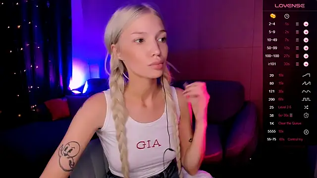 AnyaTaylor_ Chat XXX in diretta