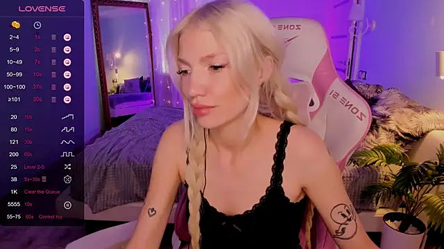 AnyaTaylor_ Chat XXX in diretta