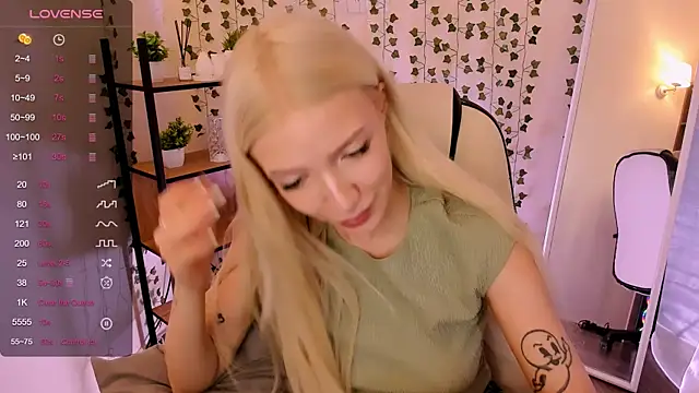 AnyaTaylor_ Chat XXX in diretta