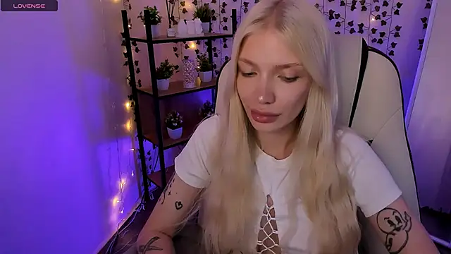 AnyaTaylor_ Live XXX-Chat