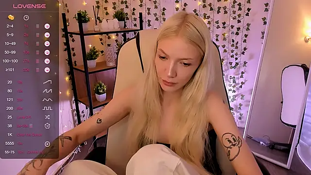 AnyaTaylor_ Chat XXX in diretta