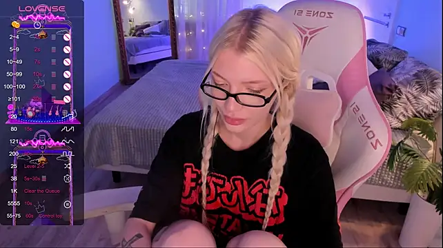 AnyaTaylor_: απευθείας συνομιλία ΧΧΧ