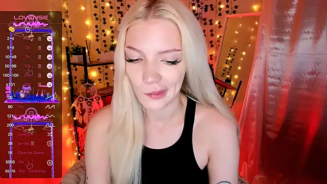 Show modela AnyaTaylor_ na web-kameri