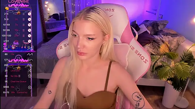AnyaTaylor_ Live XXX-Chat