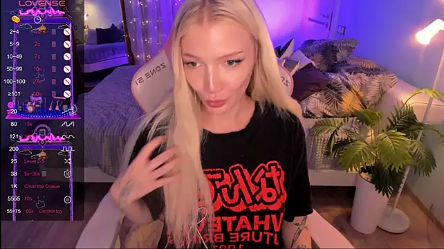 AnyaTaylor_ Chat XXX in diretta