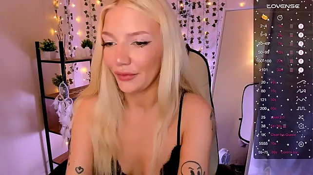 AnyaTaylor_n Webbikameraesitys