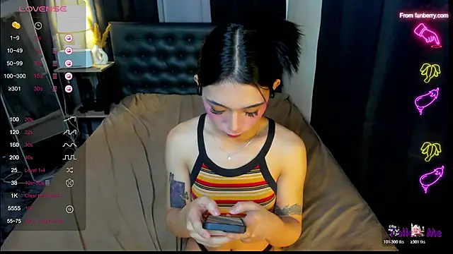 bellamoonlightX's Webcam Show