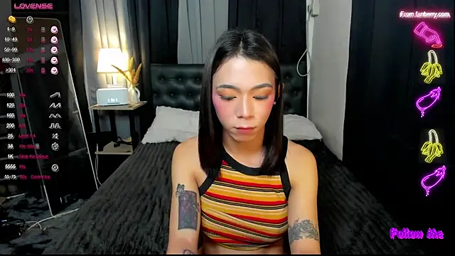 bellamoonlightX's Webcam Show