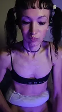 Tselka Show in webcam